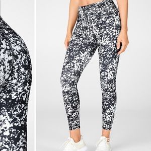 Define high waisted 7/8 leggings